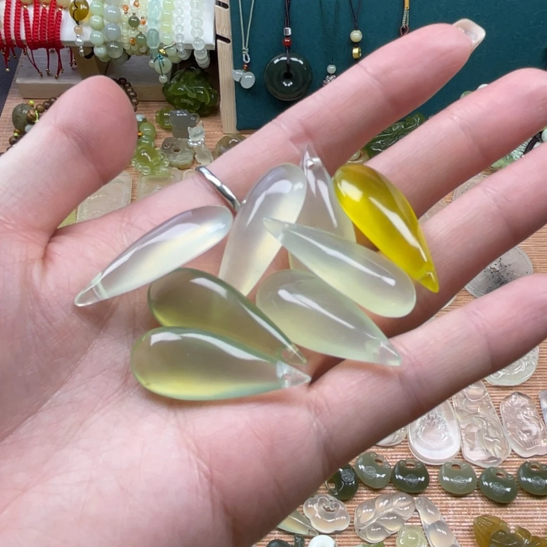 蛇纹石玉未镶嵌颈饰多样性发一