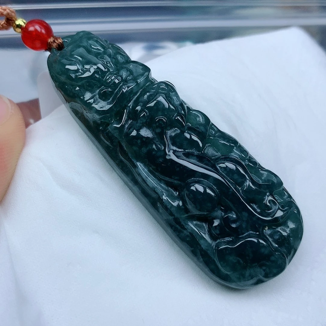 翡翠颈饰未镶嵌吊坠