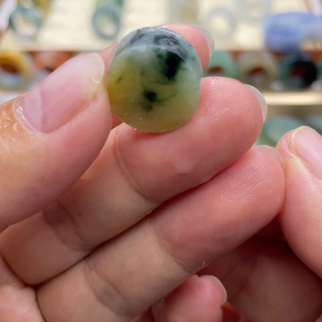 【闪购商品】定制翡翠未镶嵌天然翡翠福利黄翡飘花戒心