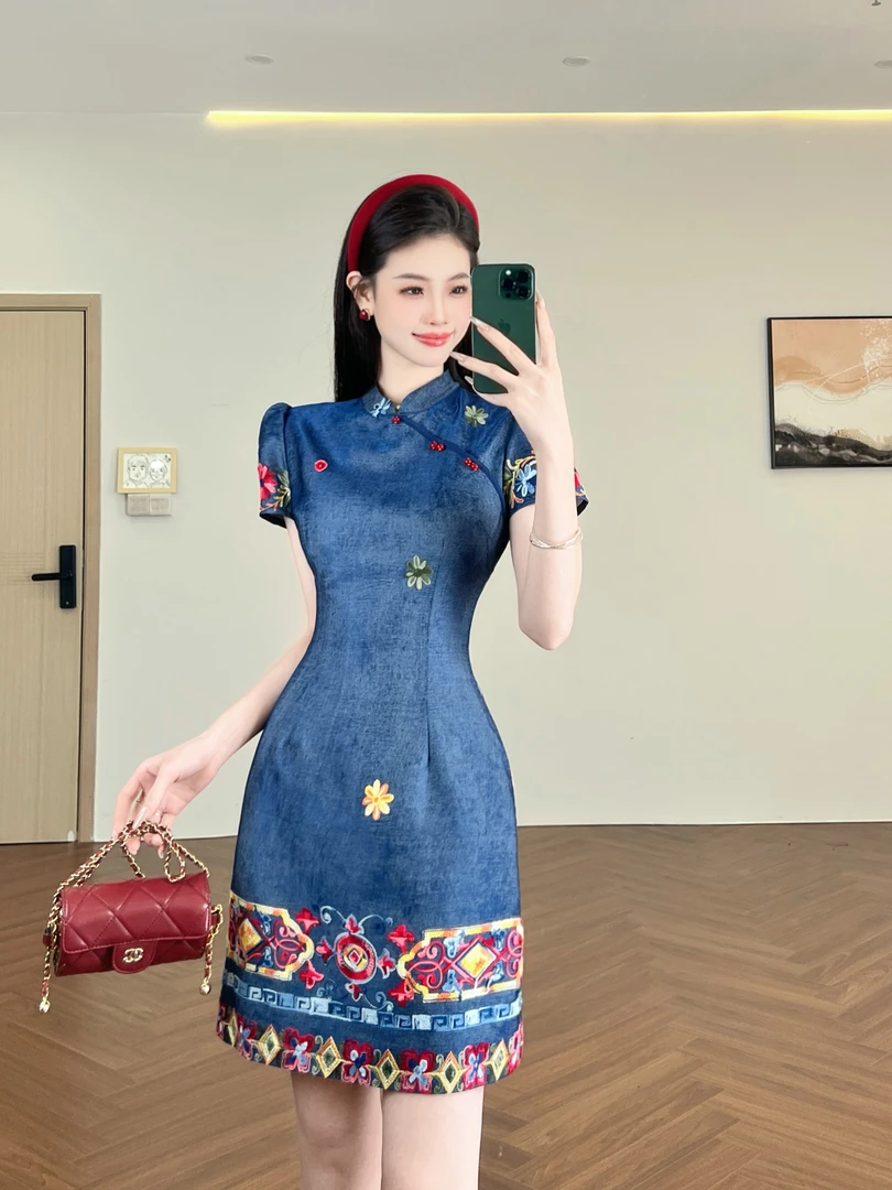 周子仪蓝色新中式连衣裙女夏季2025年新款气质高级感裙子