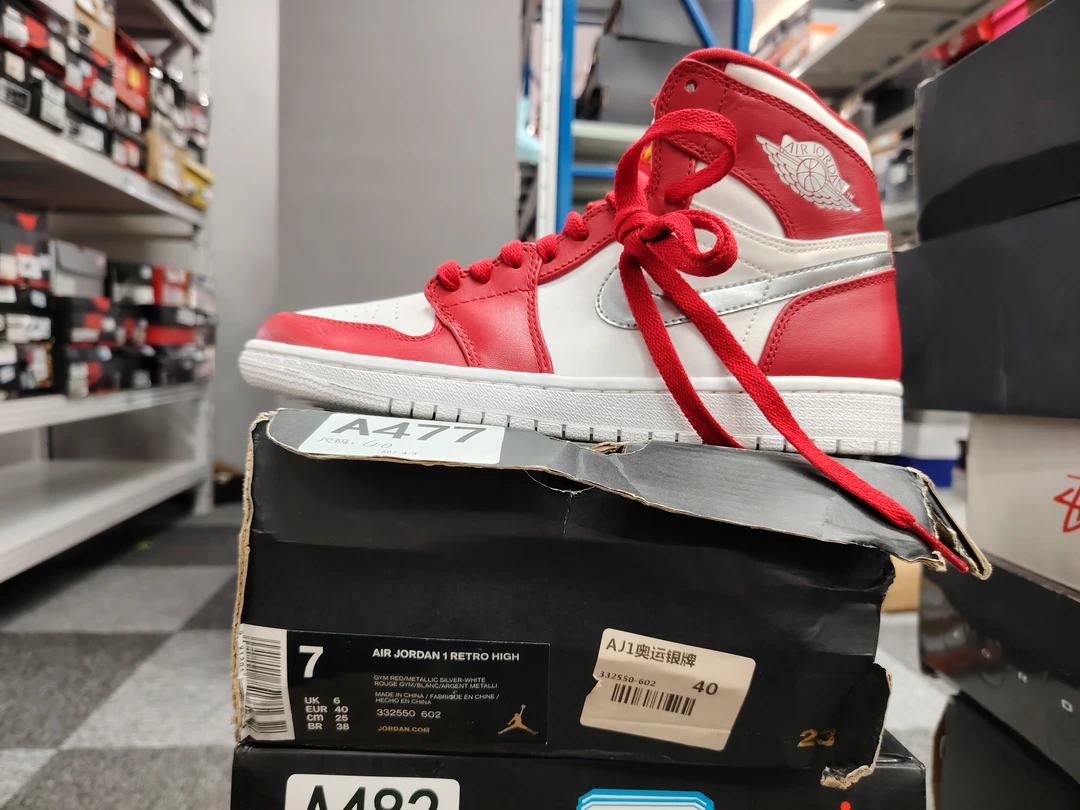 Nike aj1奥运银牌 40码 全新原盒 A477 11月25 guai