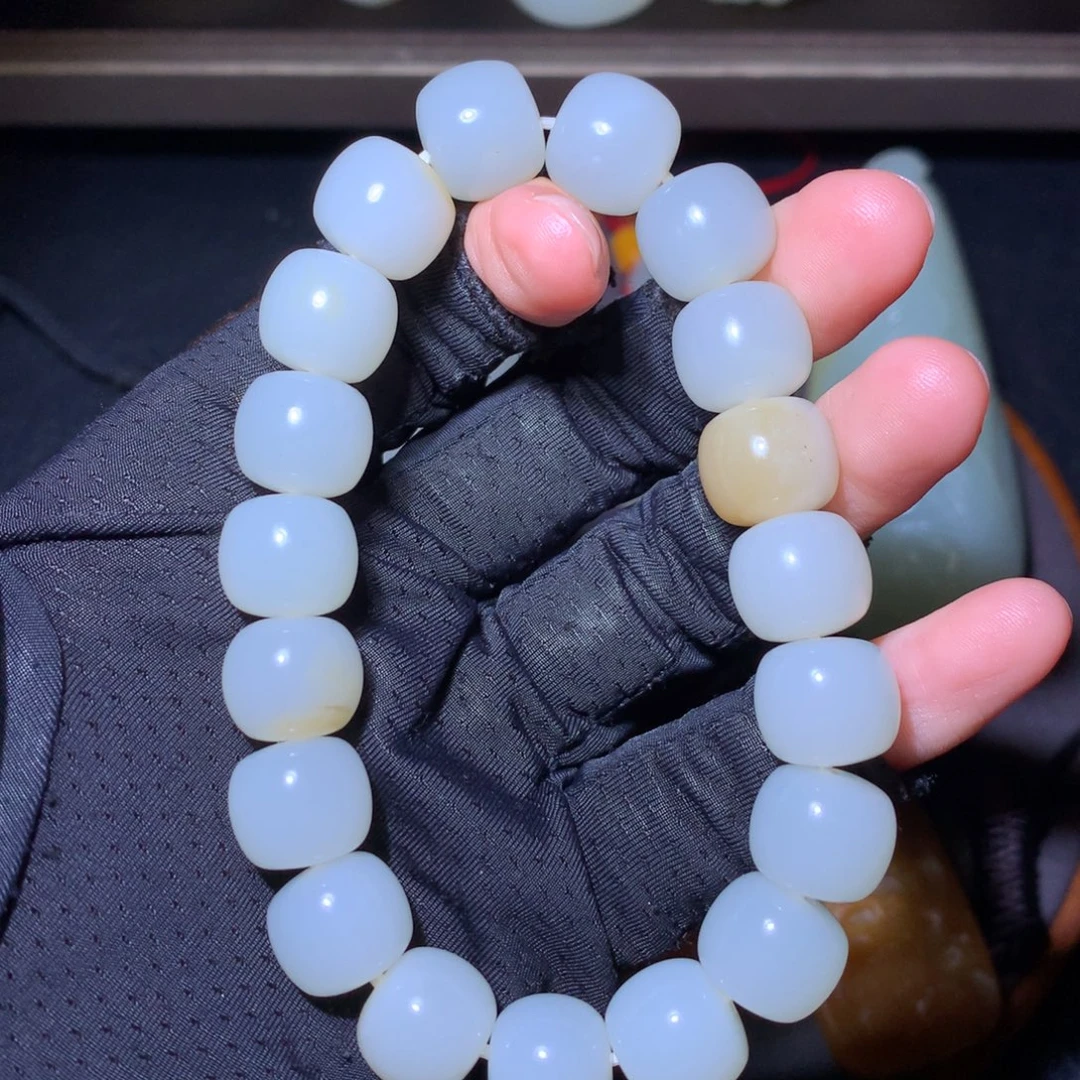 颈饰未镶嵌和田玉创*贴