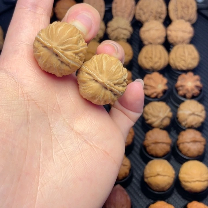 把件文玩核桃水晶苹果