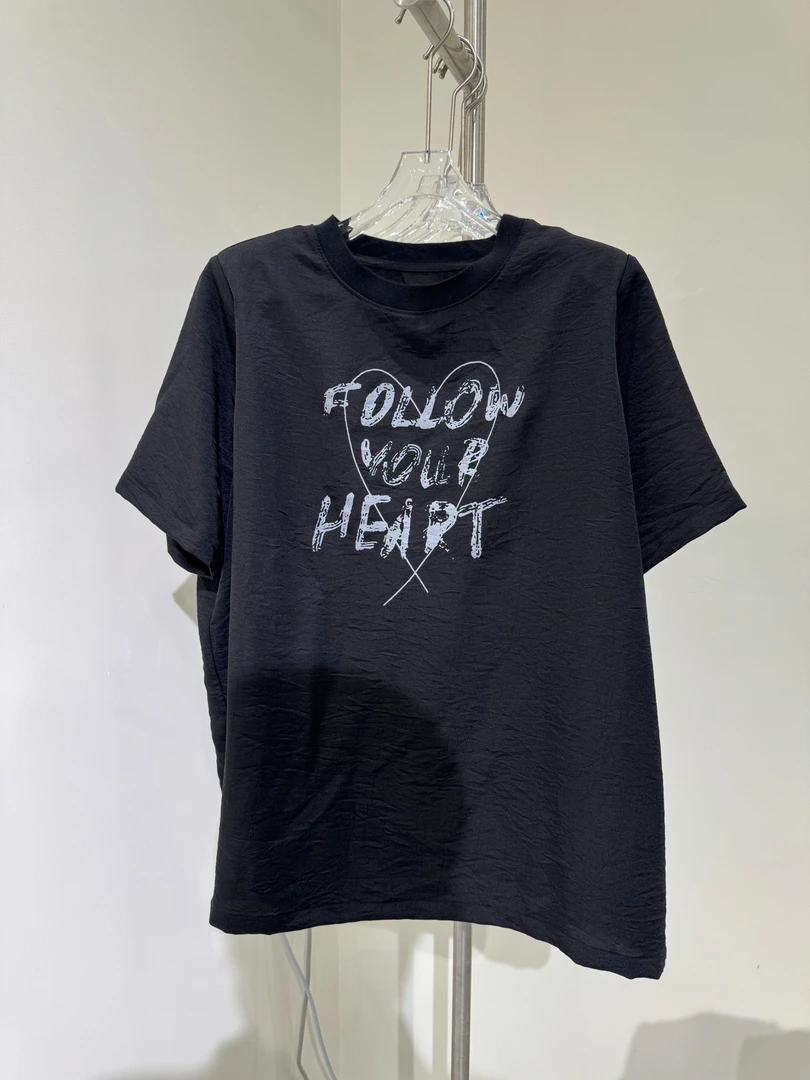 【NINI-衣橱】2025夏款极简风新面料爆款大版短袖