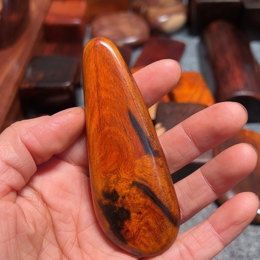 亮***哥交趾黄檀（大红酸枝）