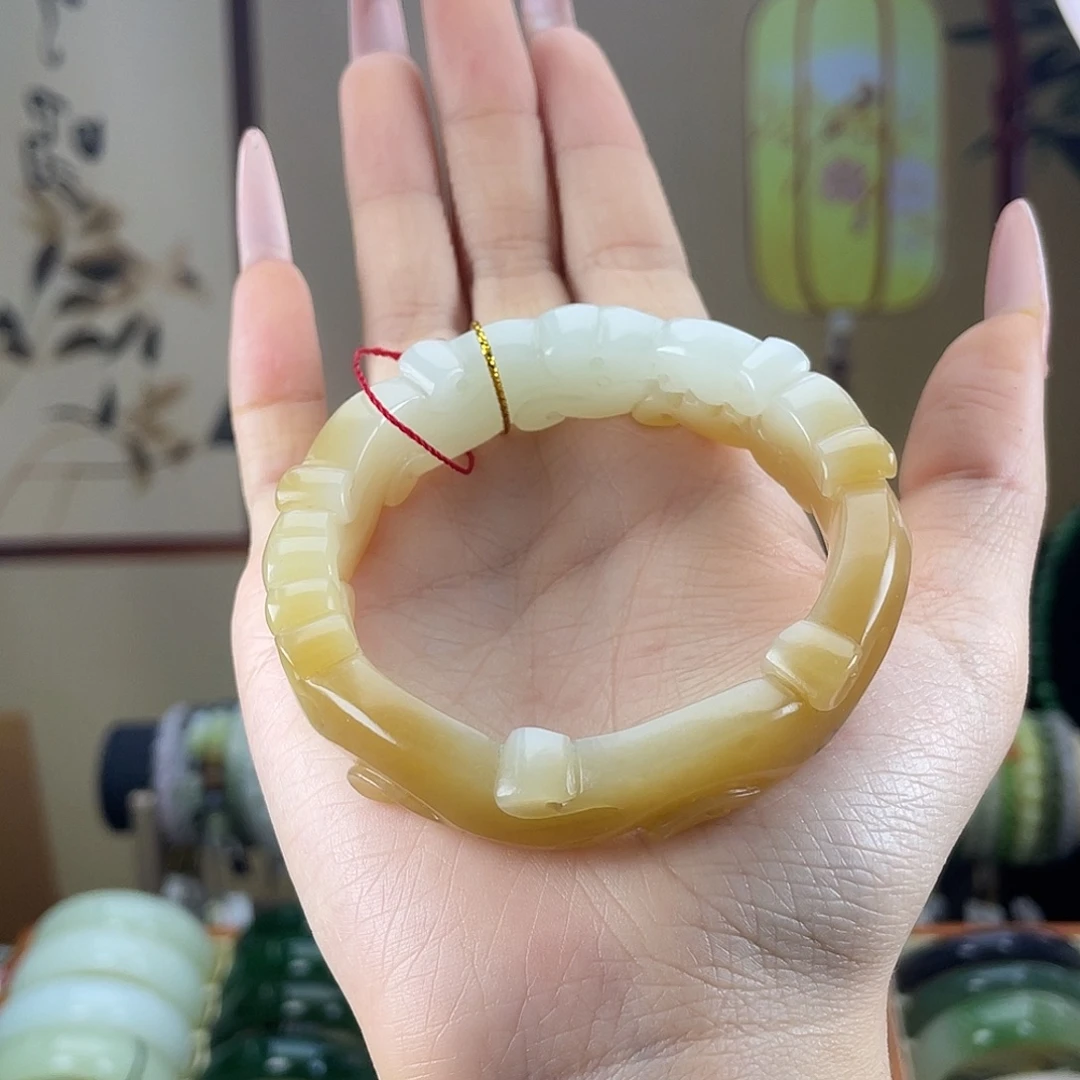 和田玉未镶嵌手镯