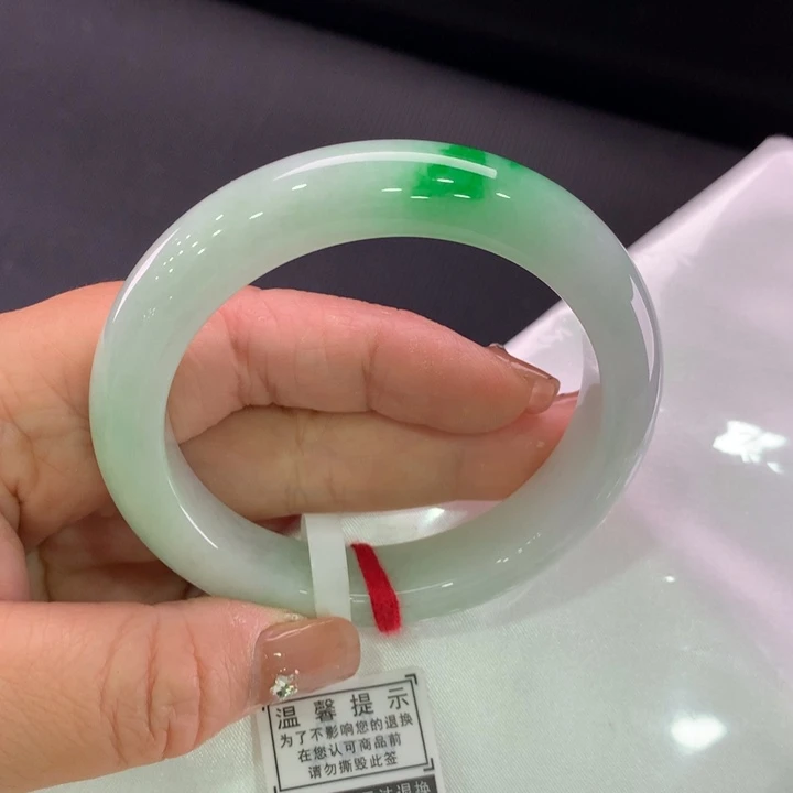 翡翠手镯未镶嵌正圈57