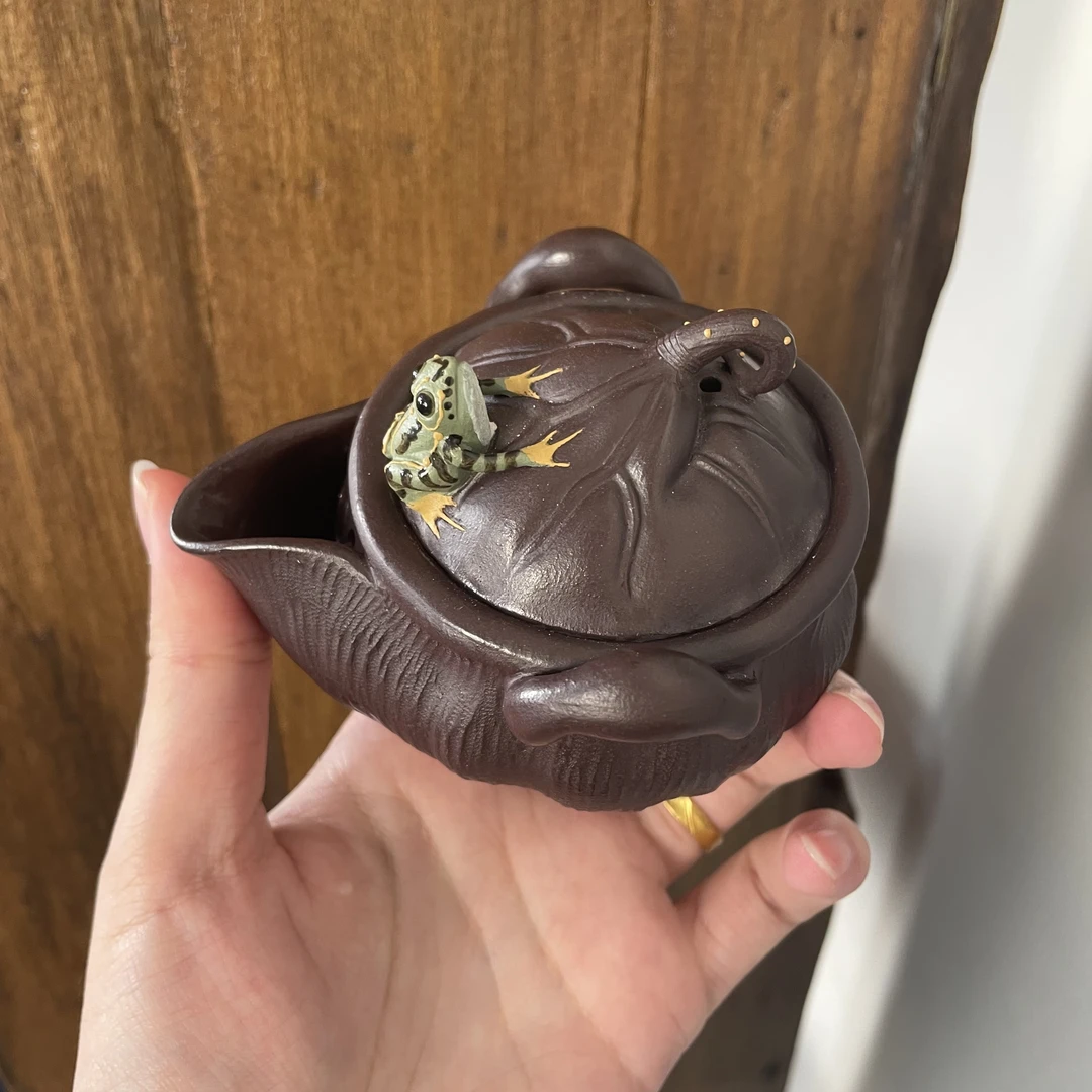 【老班长推荐】紫砂 荷叶青蛙宝瓶