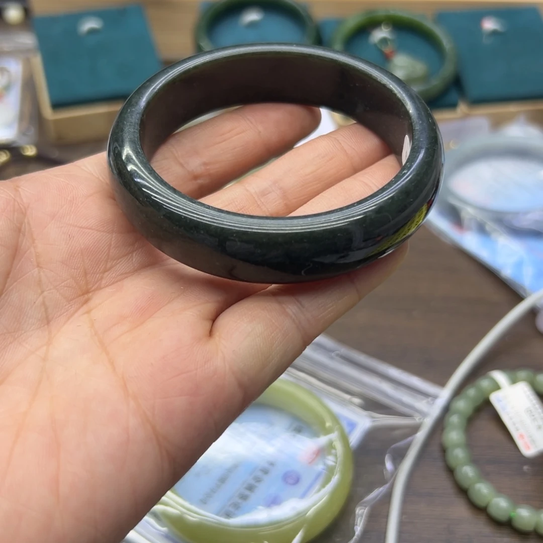 和田玉未镶嵌手镯60.5圈围820