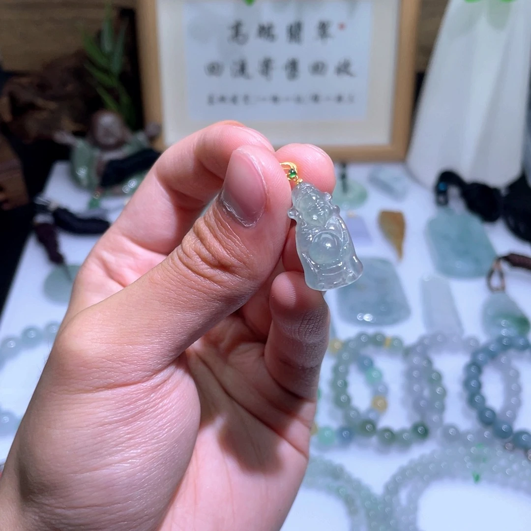 翡翠18K金镶嵌颈饰吊坠24