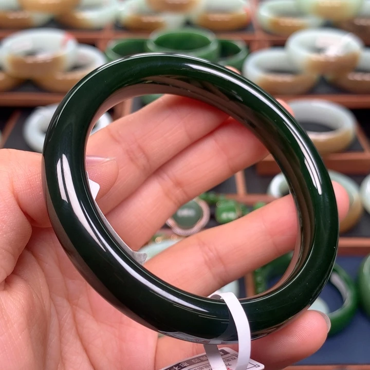 和田玉（碧玉）手镯未镶嵌60