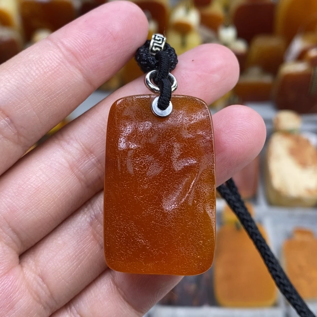 蜜蜡未镶嵌珠宝奇石