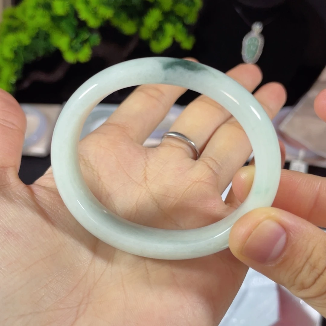 未镶嵌手镯翡翠天然翡翠手镯