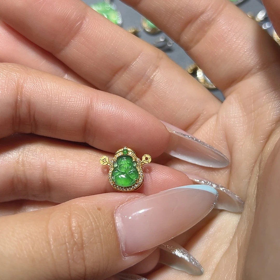 翡翠18K金镶嵌颈饰