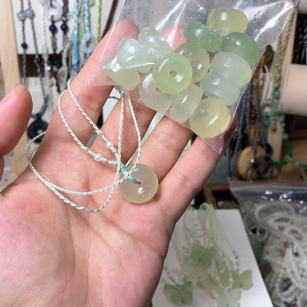 蛇纹石玉合金颈饰