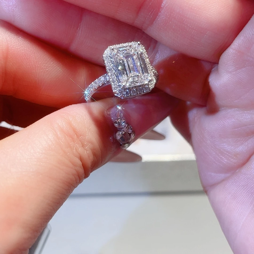 实验室培育钻石18K金镶嵌3.21D/VVS，13