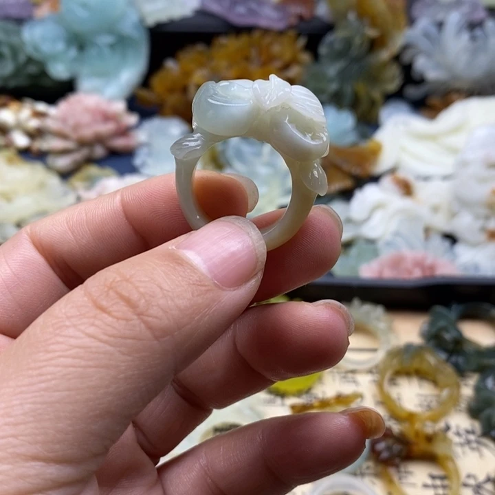 蛇纹石玉合金颈饰