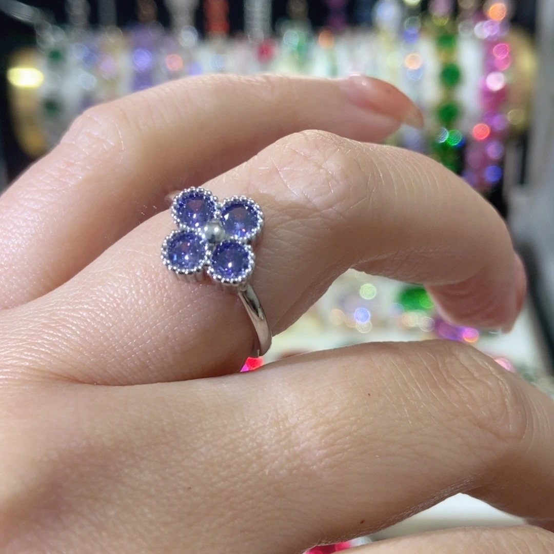 66锆石（处理）戒指