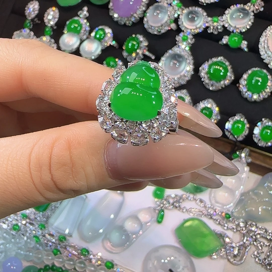 翡翠18K金镶嵌戒指