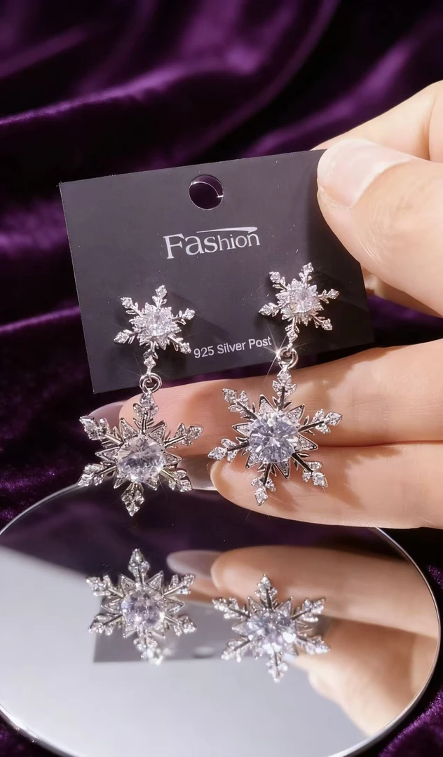 铜合金锆石耳饰 雪花锆石耳钉日常通勤款耳环0345