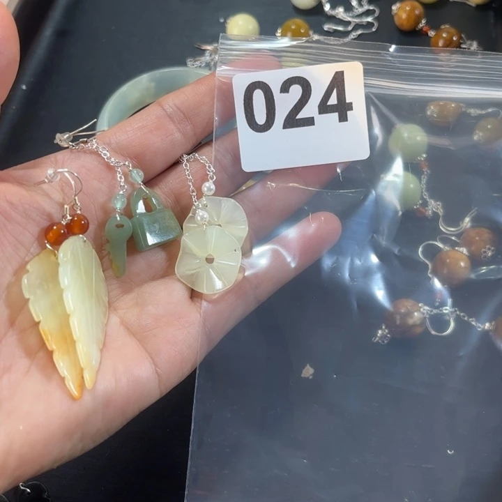 蛇纹石玉耳饰未镶嵌用****5