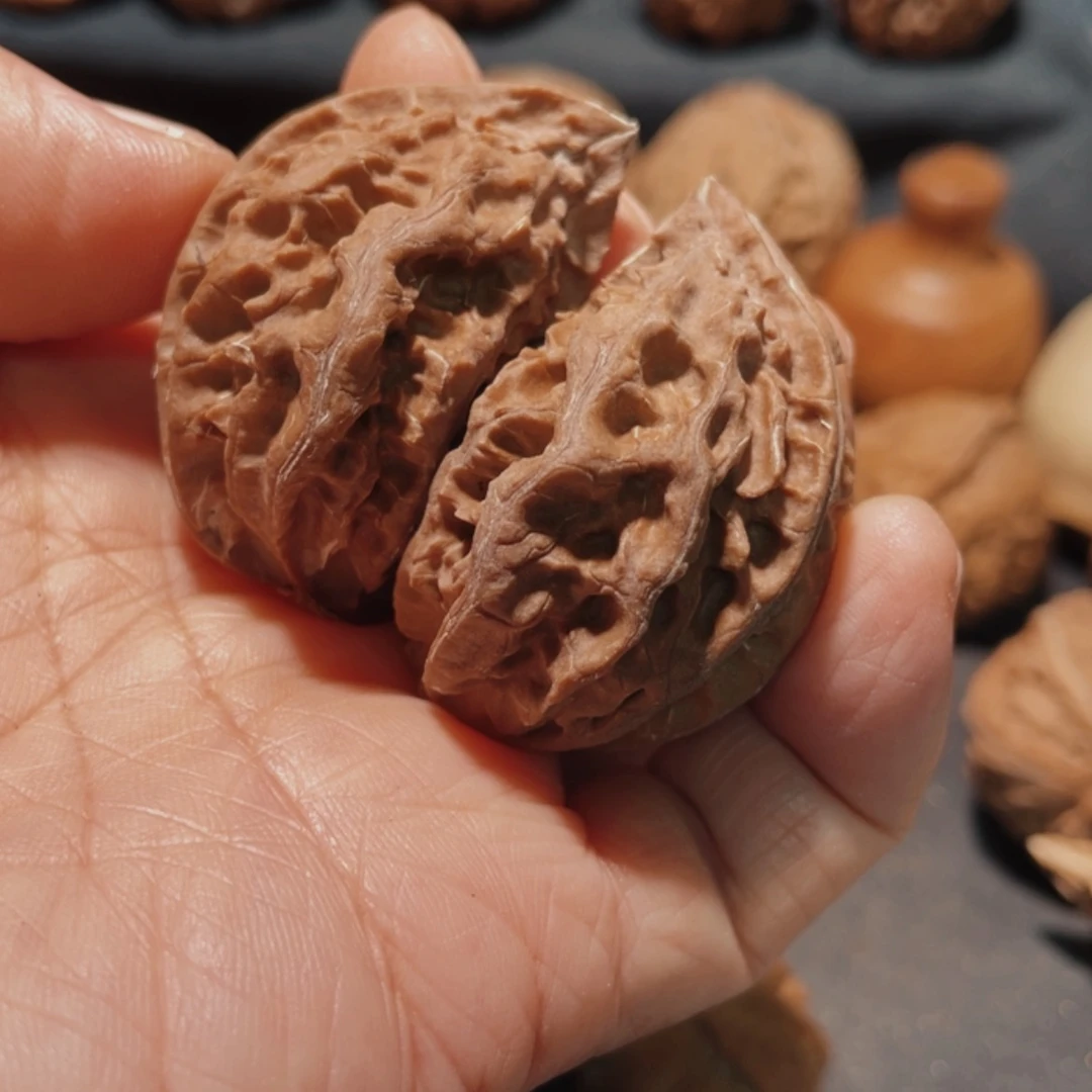 【闪购商品】把件文玩核桃心***凉东北楸子50
