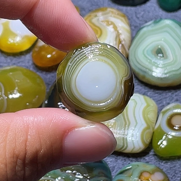 未镶嵌玛瑙/玉髓珠宝奇石