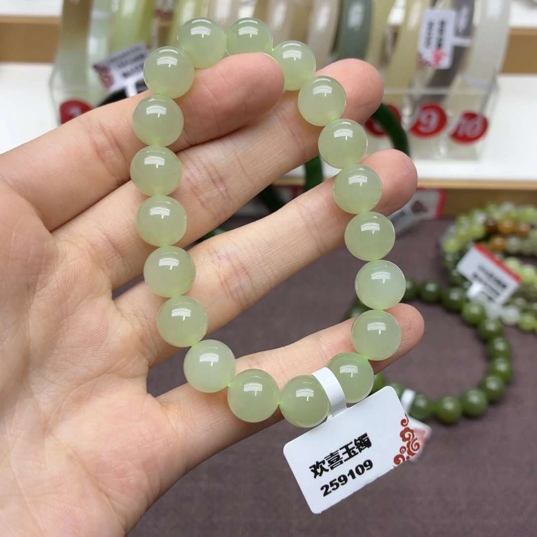 和田玉未镶嵌手镯青海的卡10葡萄肉