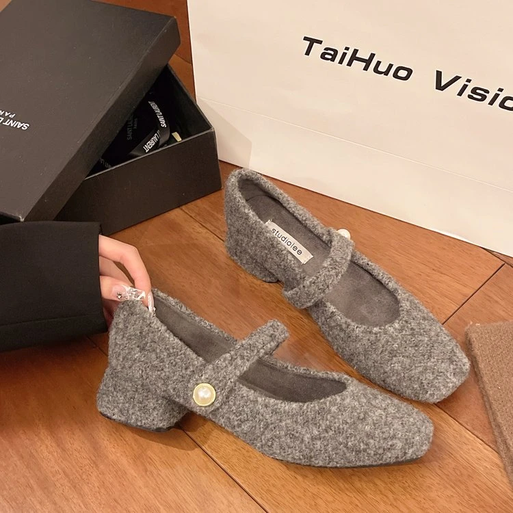方头呢子灰色粗跟单鞋女2025冬季款法式气质加绒高跟玛丽珍毛毛鞋