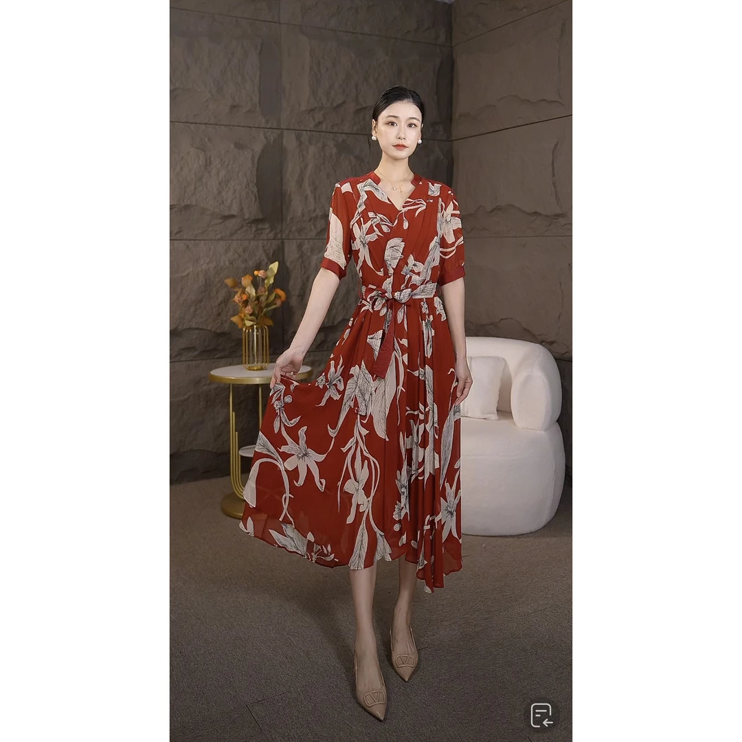 顺丰包邮 2025新款碎花连衣裙 中长款 圆领 百搭不挑人