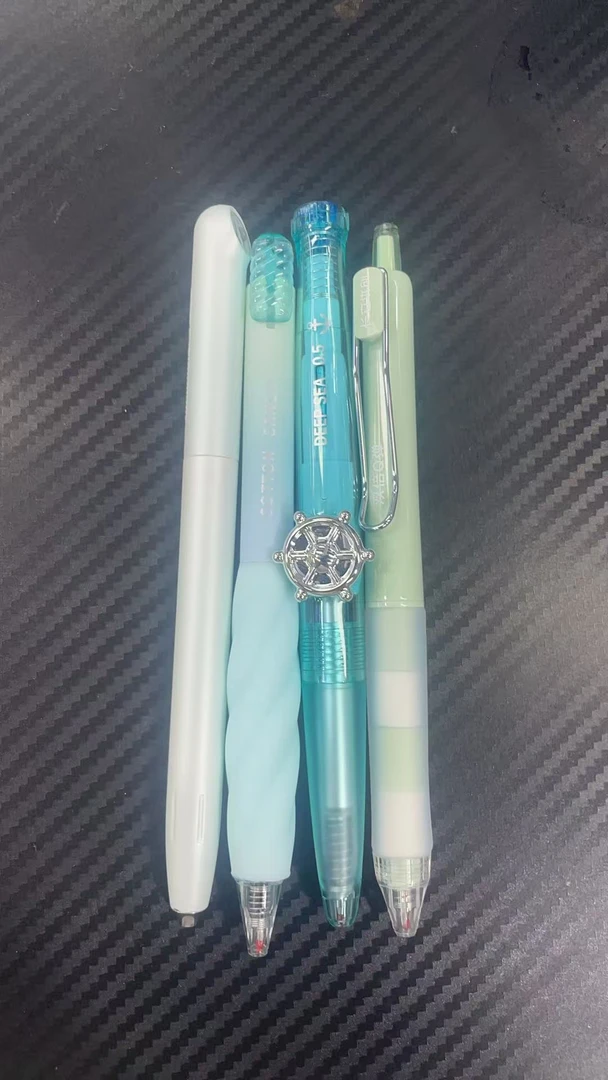 发绿色笔杆，4支黑墨笔