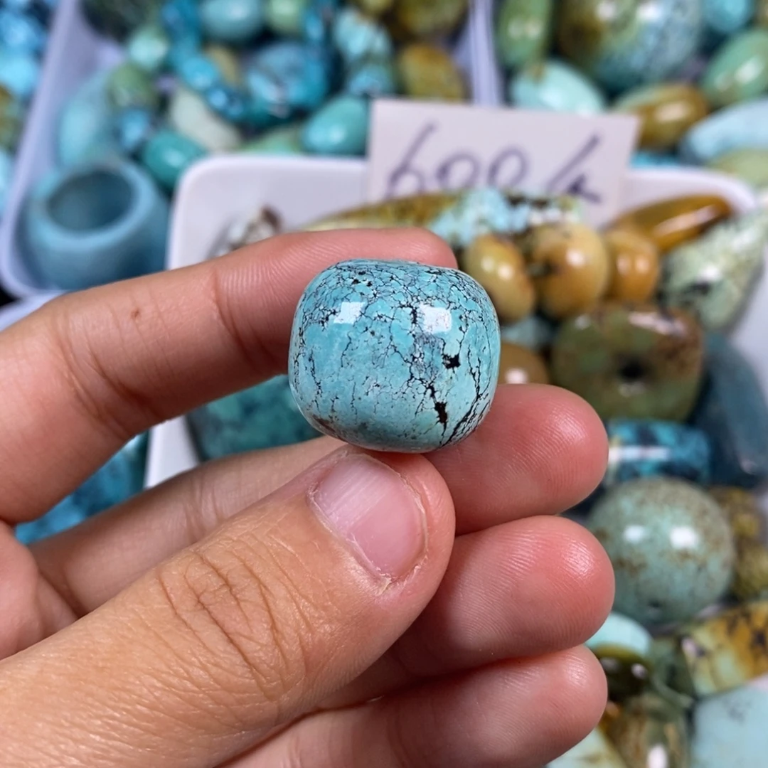 绿松石未镶嵌颈饰