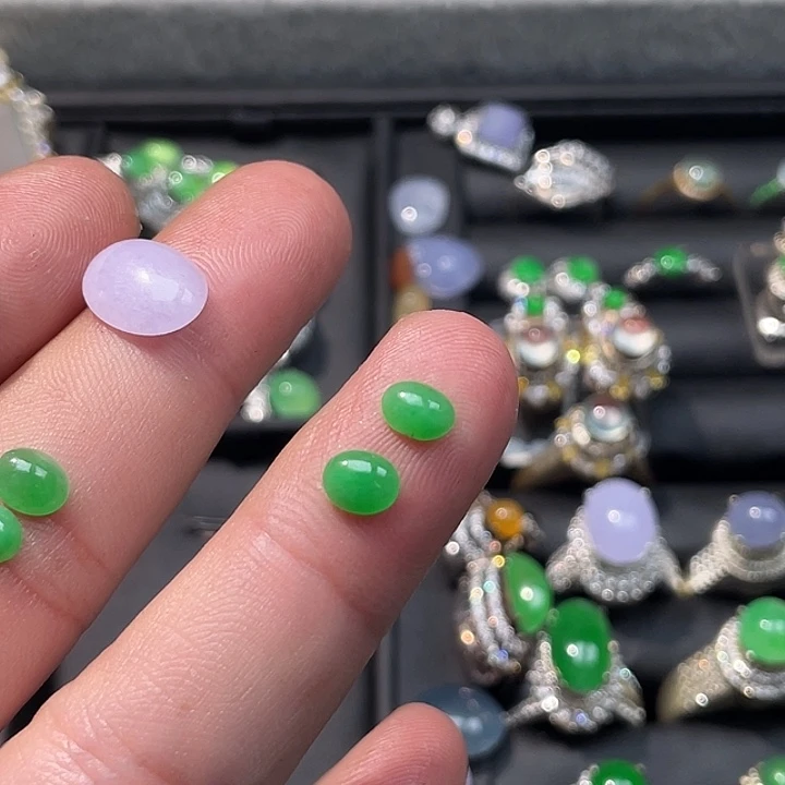 翡翠裸石黄阳绿耳钉