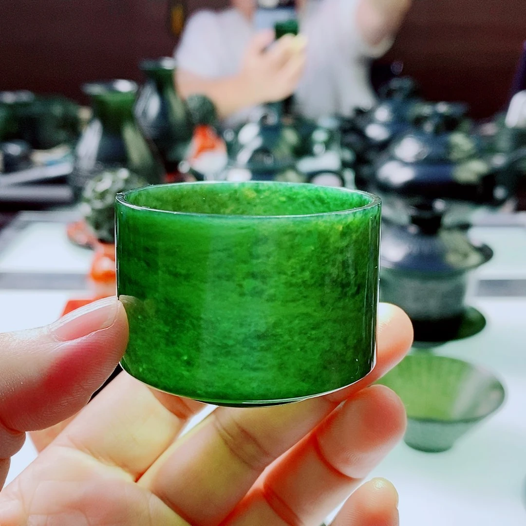 未镶嵌和田玉（青玉）摆件