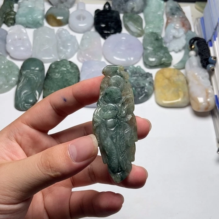 翡翠未镶嵌颈饰蝉33