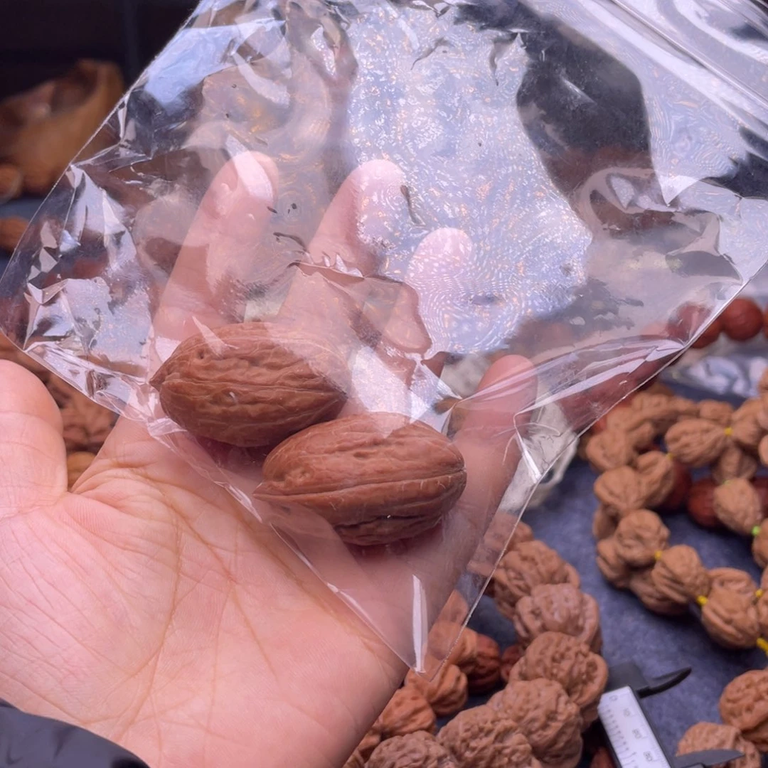 天***安文玩核桃吊坠秋子