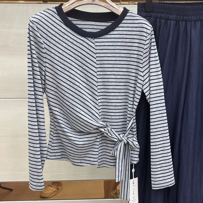 「旭润服饰」02款浅灰不对称条纹打底衫