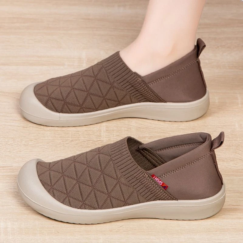 2025春秋季新款老北京布鞋女一脚蹬软底防滑妈妈鞋透气舒适休闲鞋