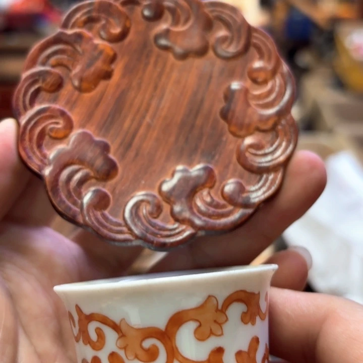 瓷片精致雕刻工艺
