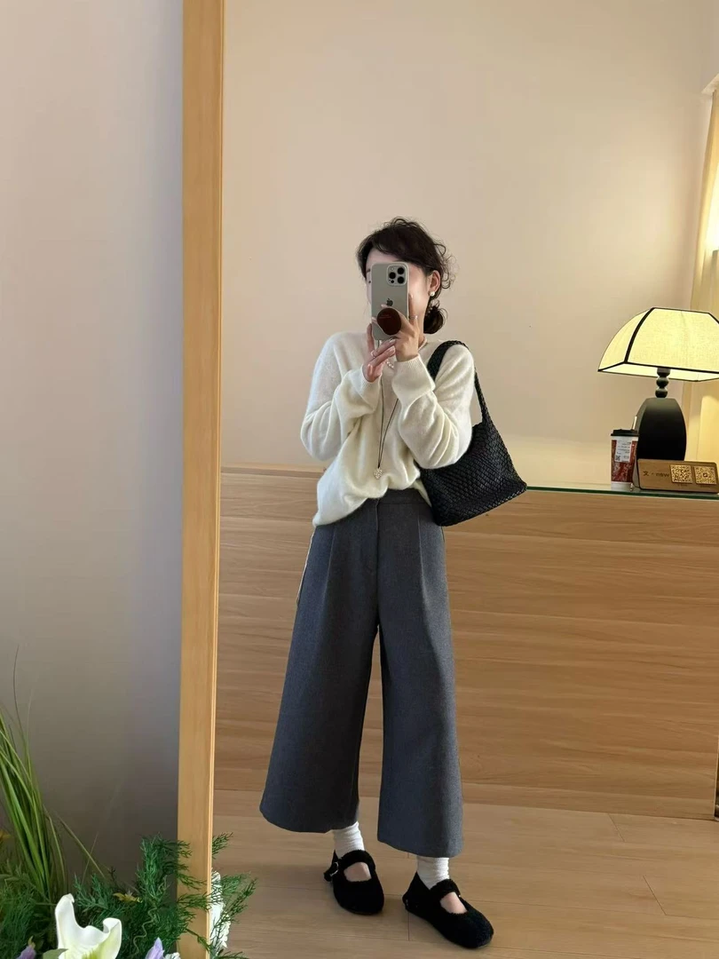 2025秋季新款韩系气质显瘦圆领软糯针织衫高腰百搭阔腿裤两件套装