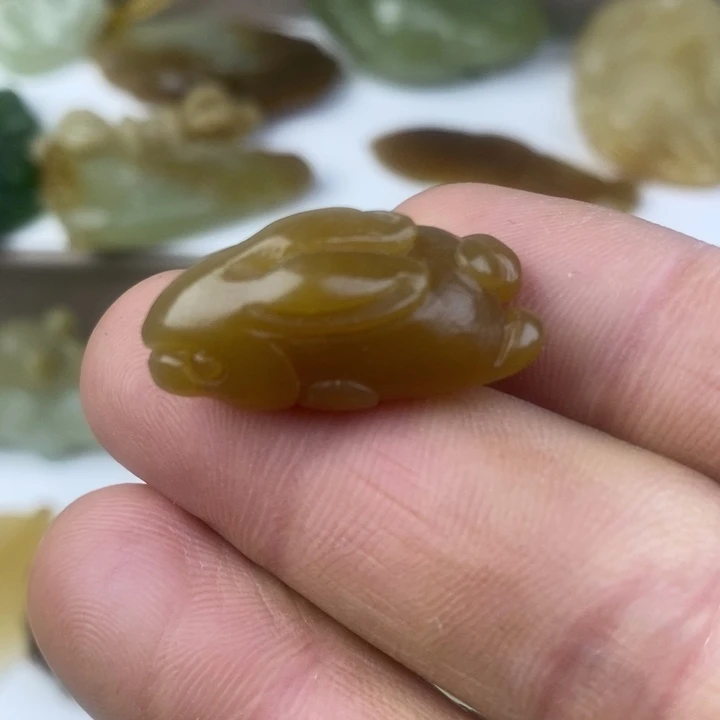 和田玉（糖玉）未镶嵌颈饰