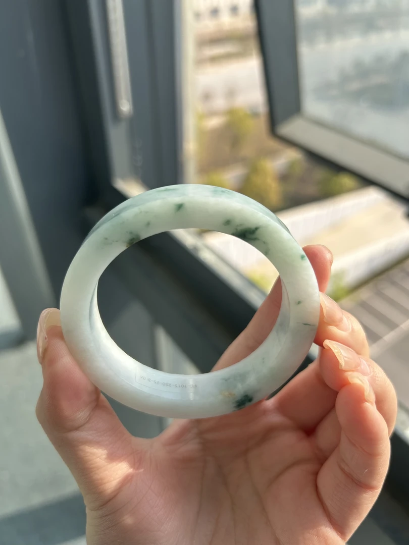 天然A货翡翠手镯定制