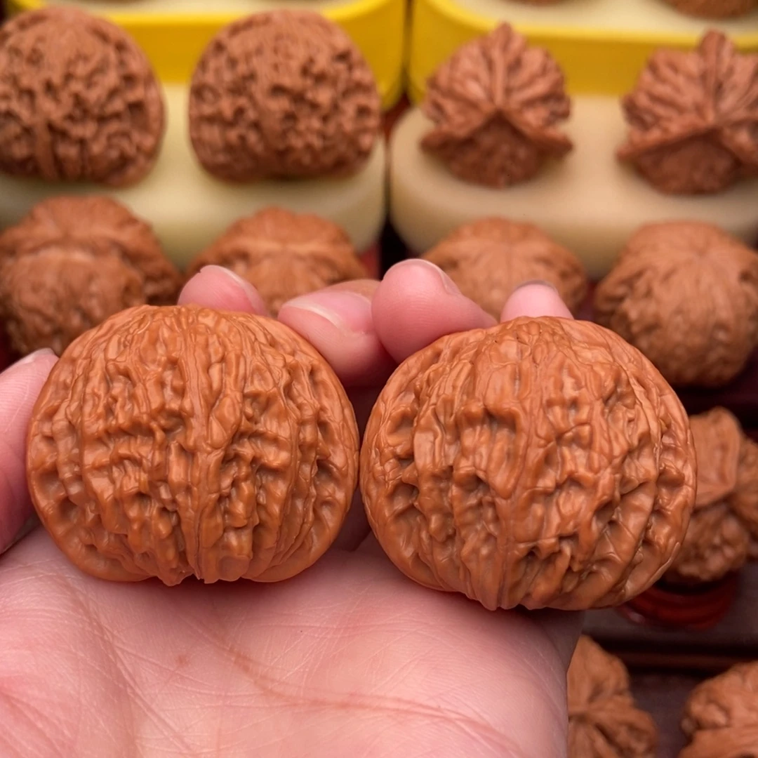 把件文玩核桃精品红皮山地磨40