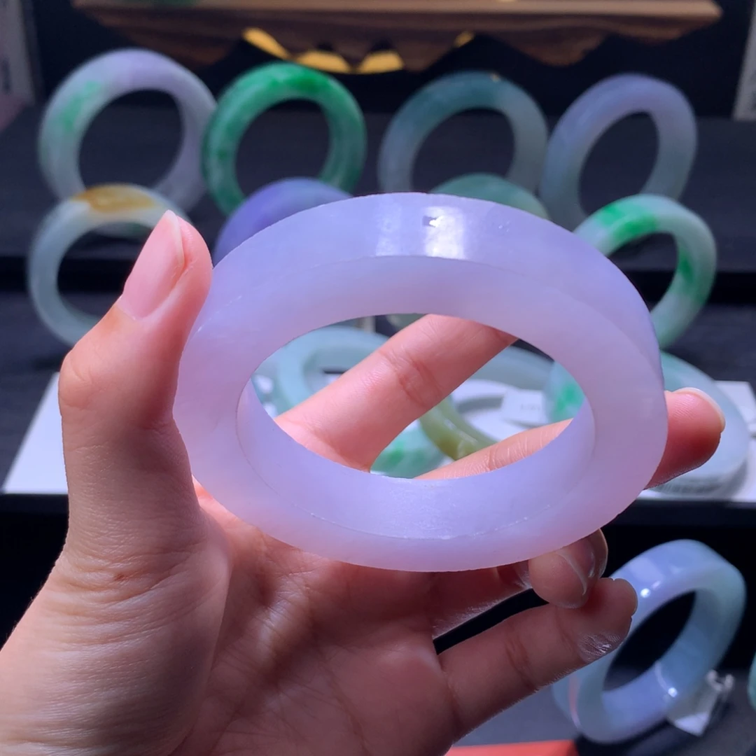 C***1定制翡翠未镶嵌翡翠手镯