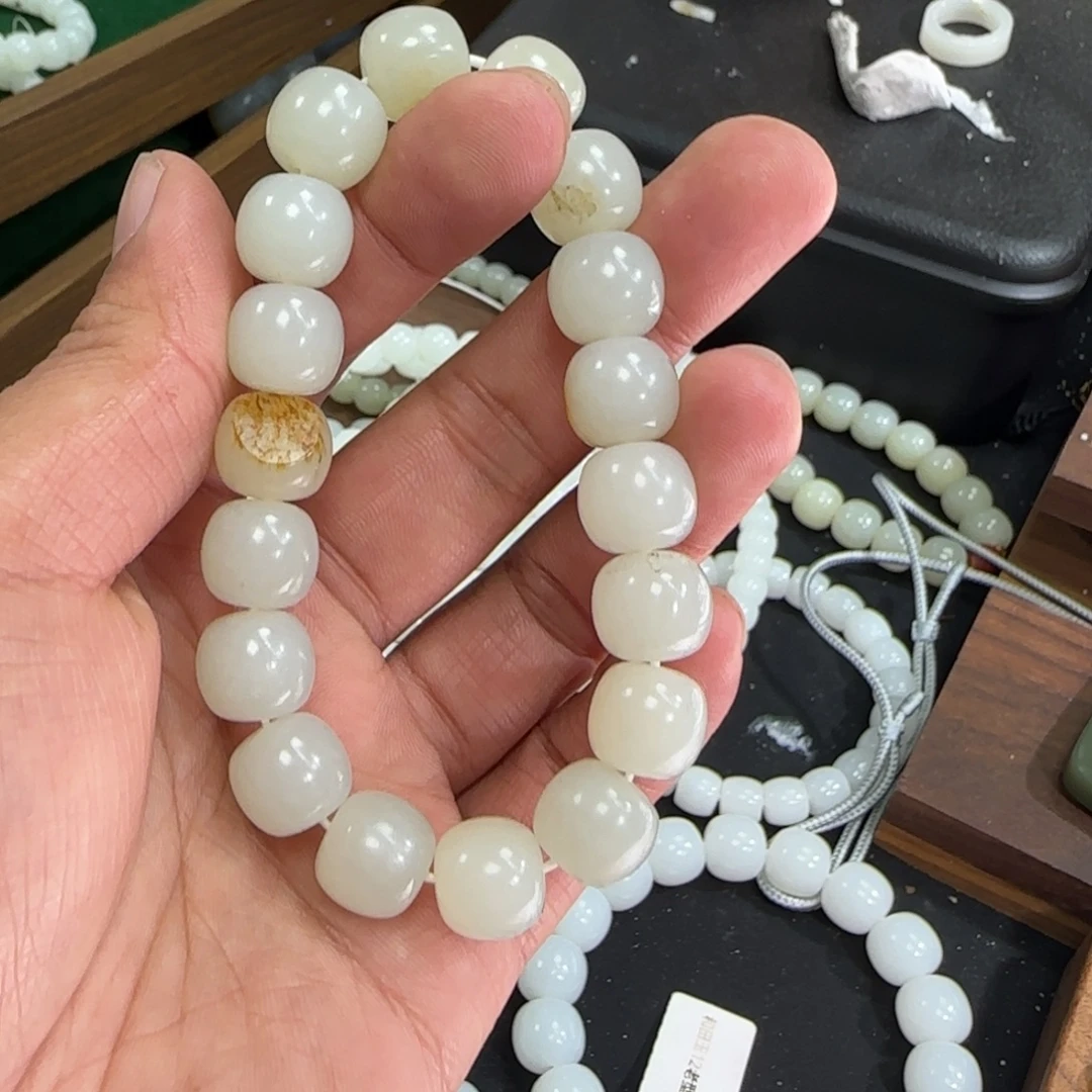 可***具和田玉未镶嵌手链