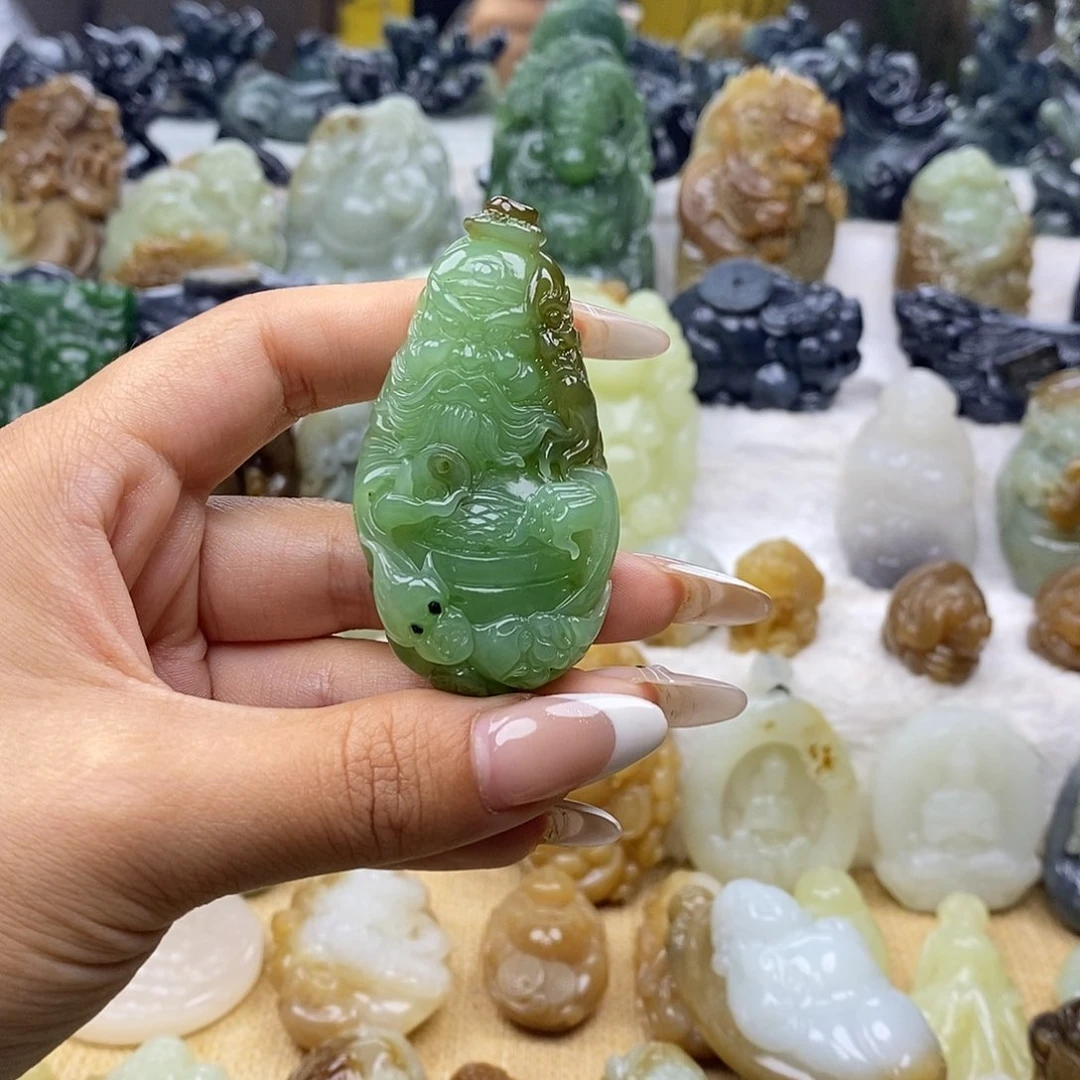 没***？和田玉未镶嵌颈饰