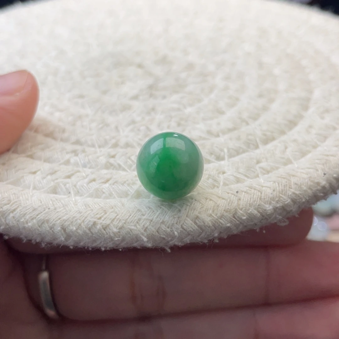 散珠翡翠特色飘阳绿圆珠卡11.6mm