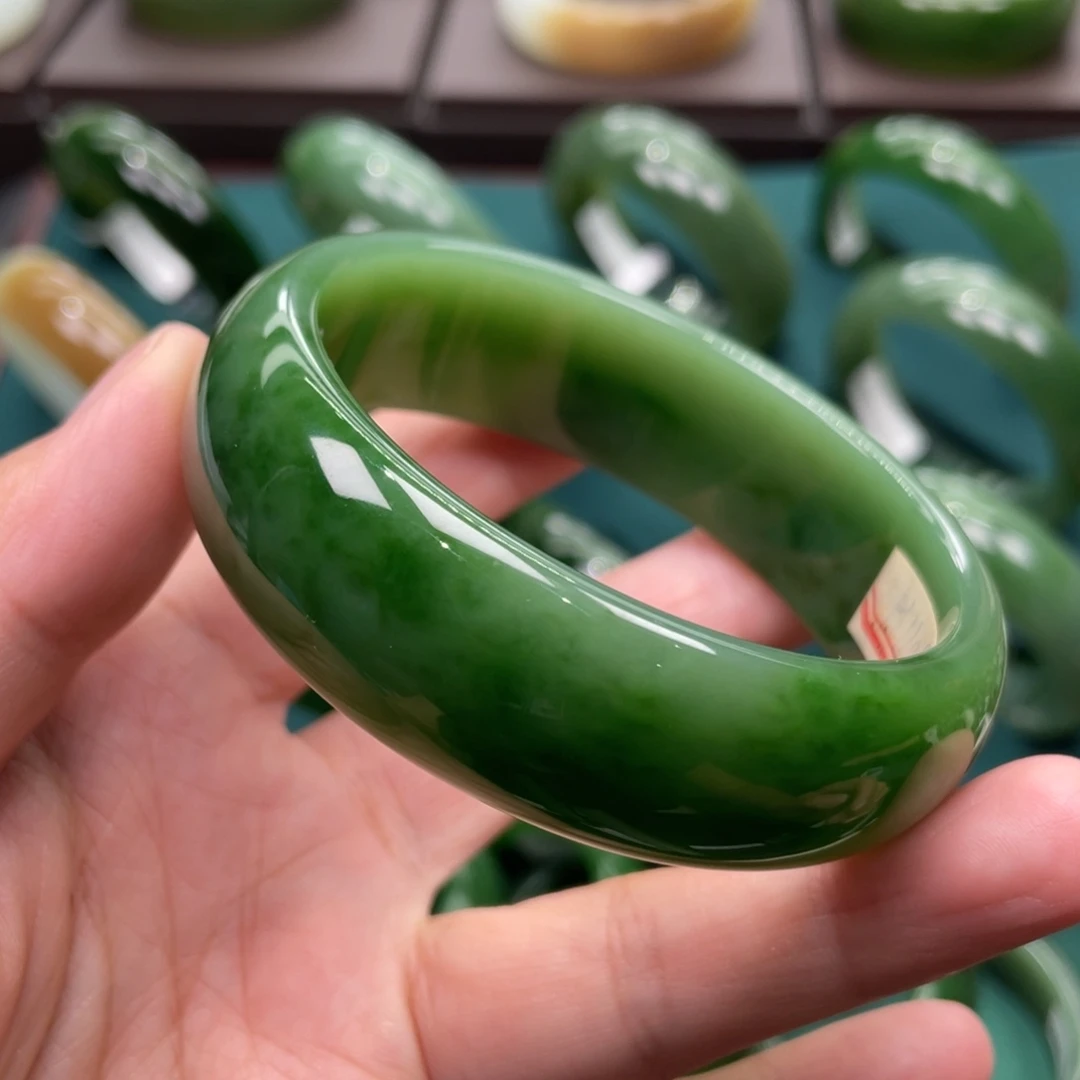 未镶嵌手镯和田玉（碧玉）