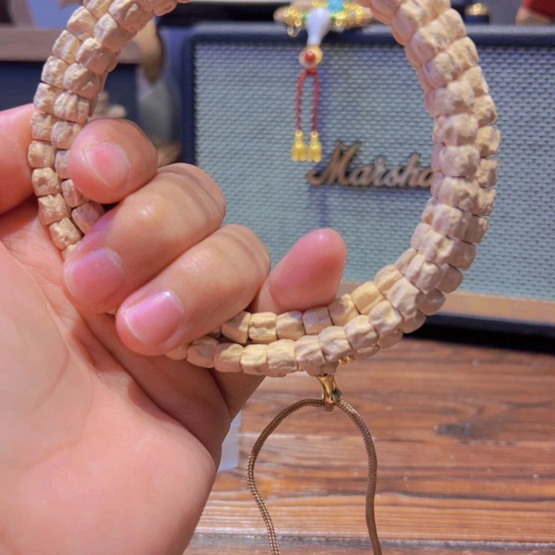 柏香籽/百香籽吊坠牛*