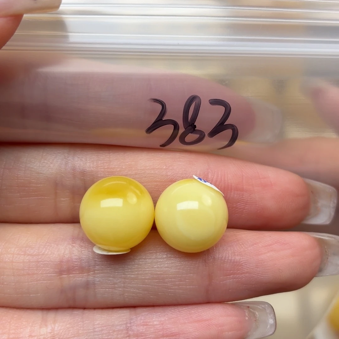 木****蜜蜡未镶嵌裸石蜜蜡